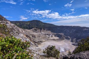 Tangkuban Perahu krater
