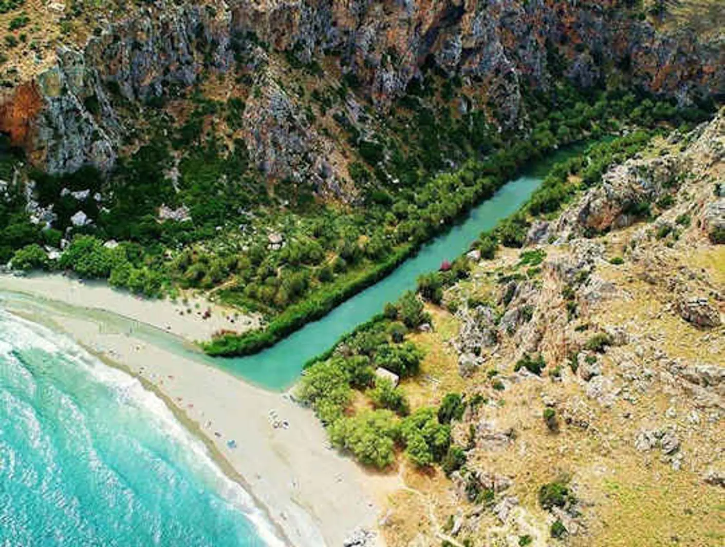 Visitez la cascade de Kourtaliotiko et la plage de Preveli
