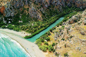 Visitez la cascade de Kourtaliotiko et la plage de Preveli