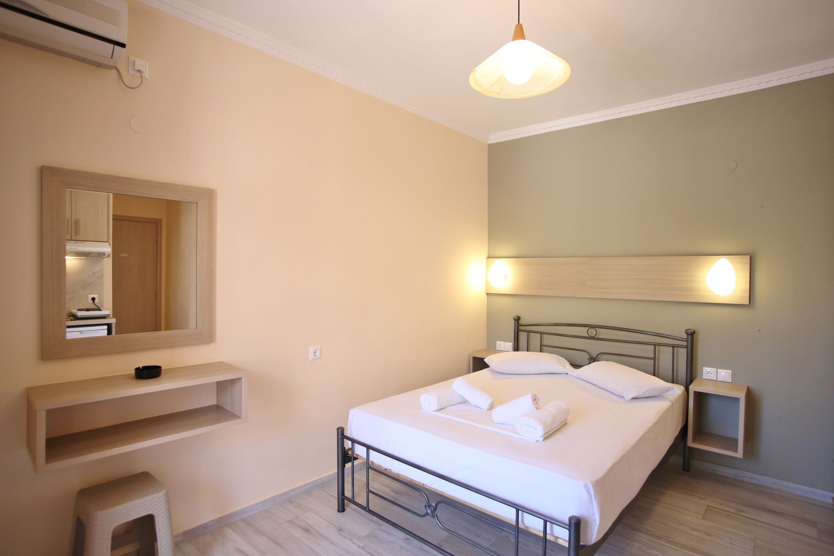 Phillipos Studios - billede 2