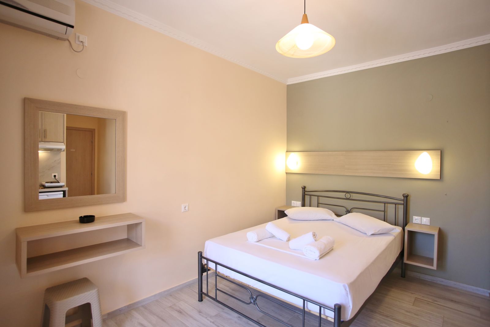 Phillipos Studios - billede 2