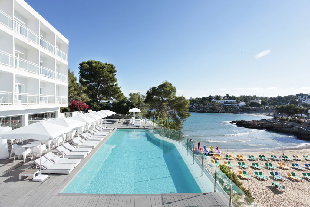 grupotel-ibiza-beach-resort