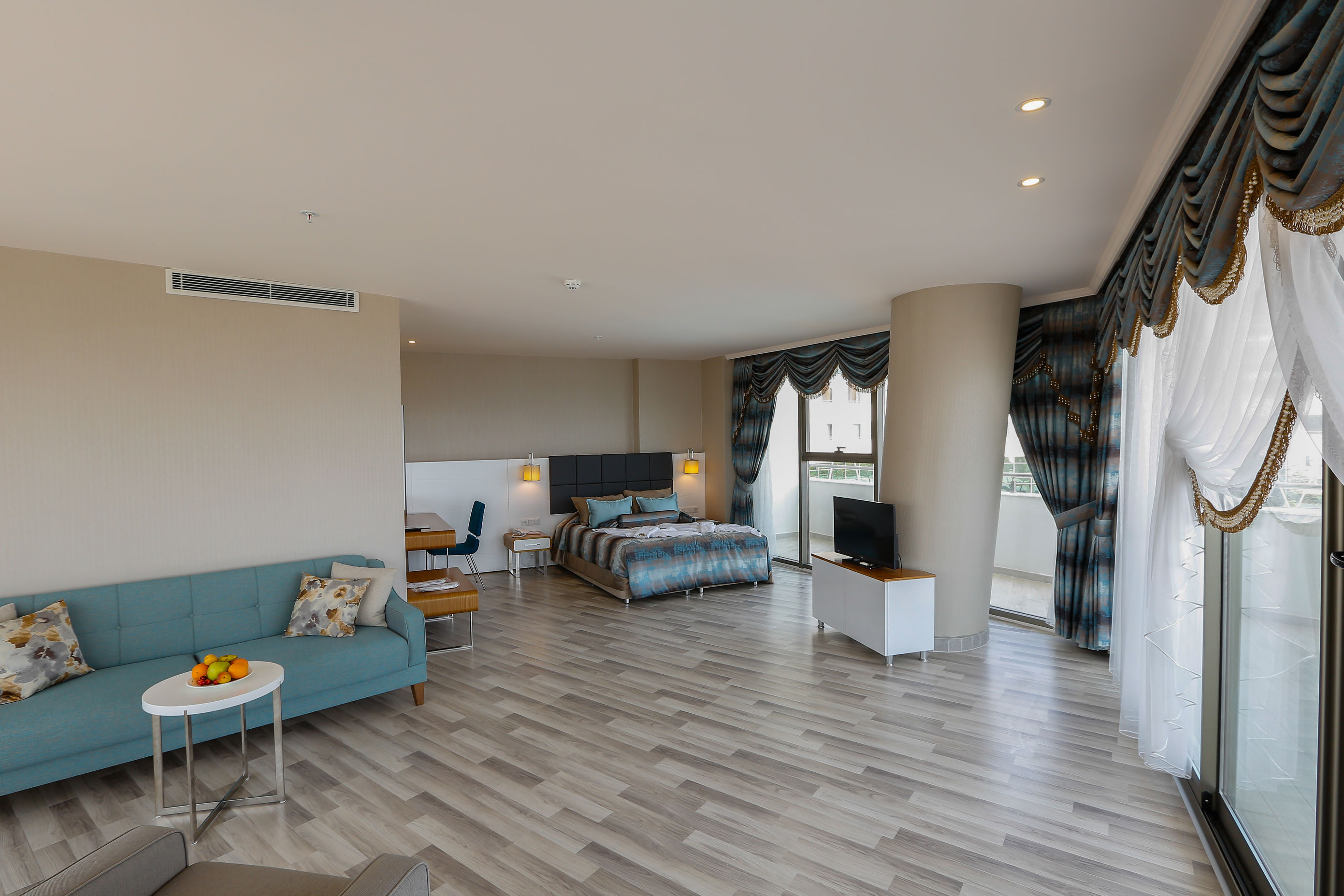 Xoria Deluxe Hotel