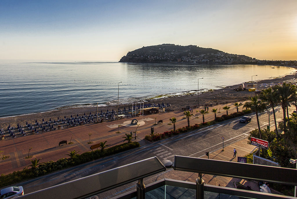 Parador Beach Hotel