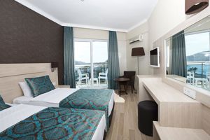 Parador Beach Hotel