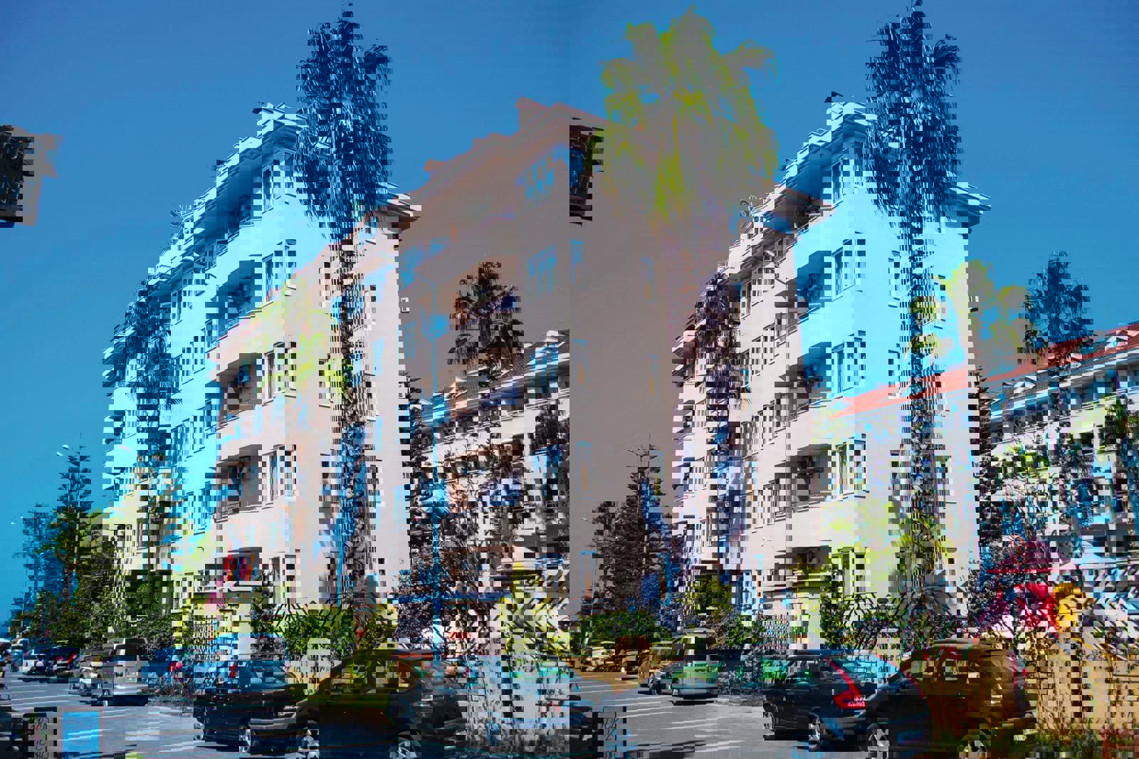 Side Bay Hotel slide 2