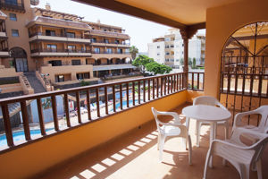 Woonvoorbeeld 2-kamer appartement pool view