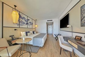 Woonvoorbeeld clubkamer met zeezicht