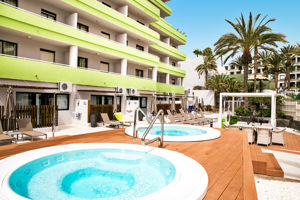Anamar Suites by LIVVO