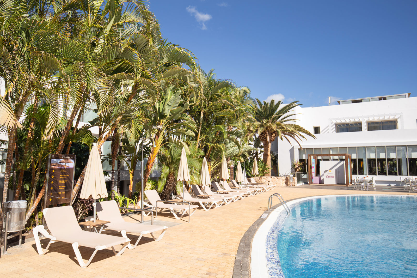 Meer info over R2 Bahia Playa Design Hotel  bij Corendon