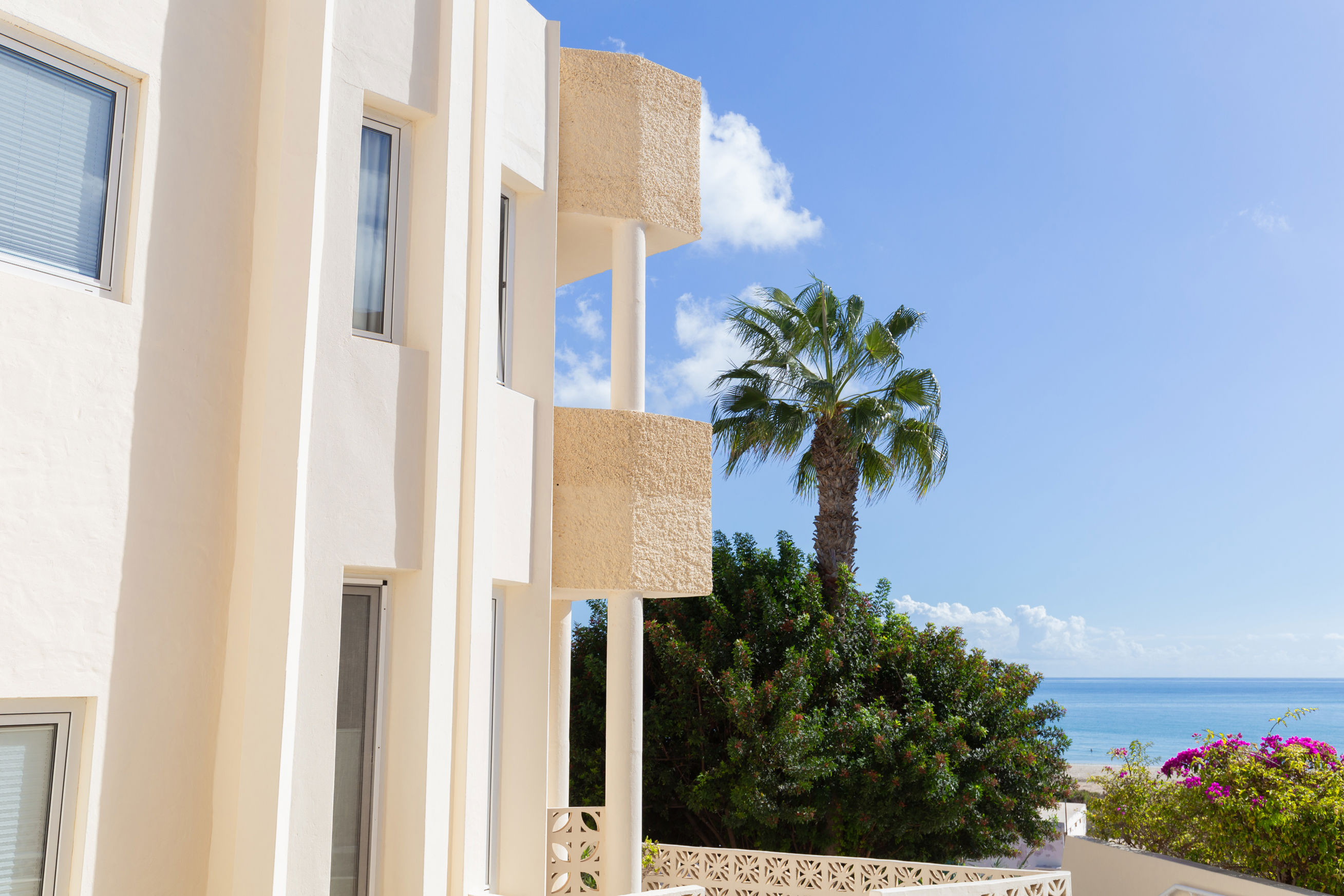 R2 Maryvent Beach Apartment