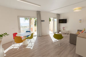 R2 Maryvent Beach Apartment