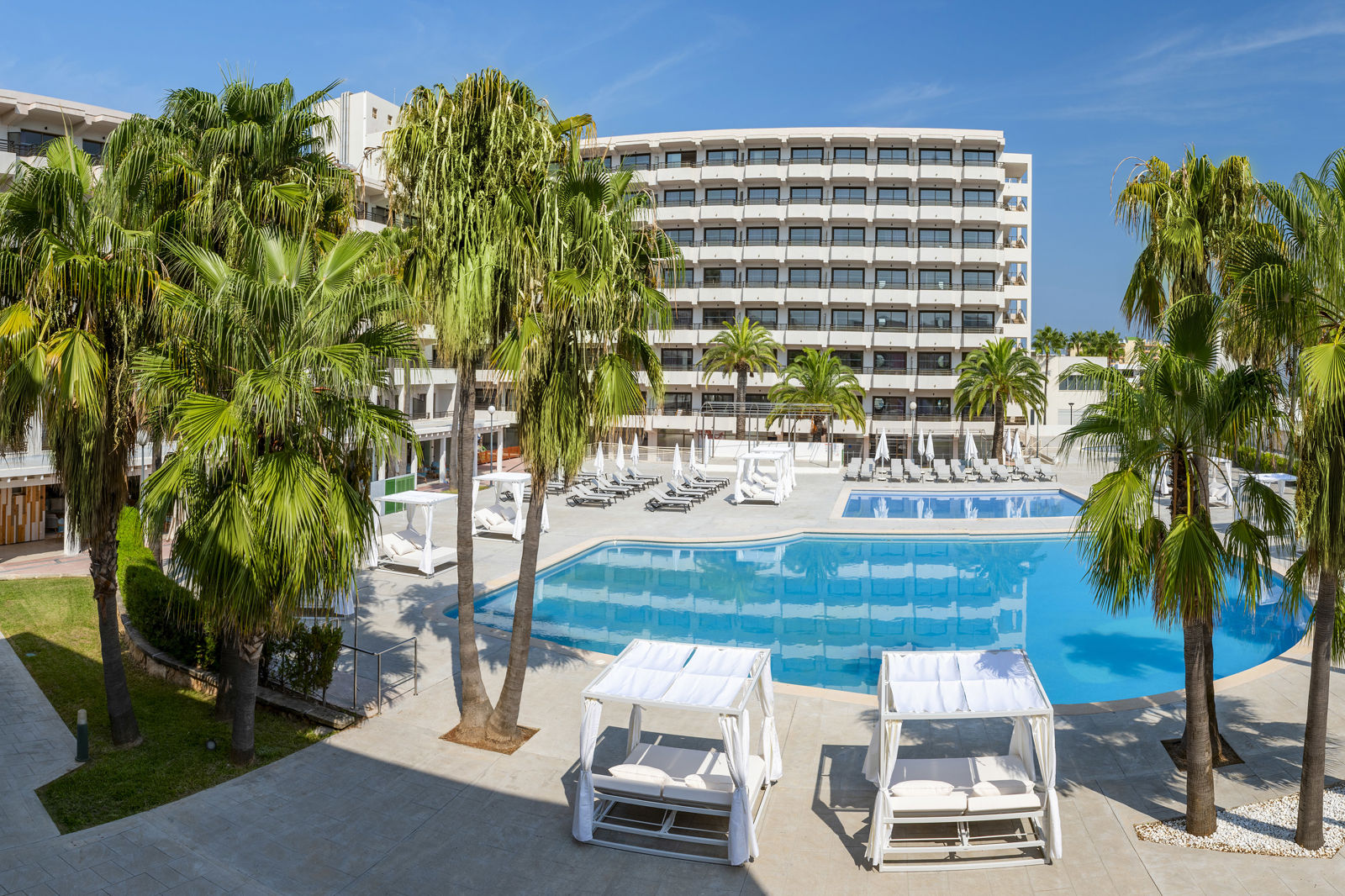 Innside by Melia Alcudia slide 3