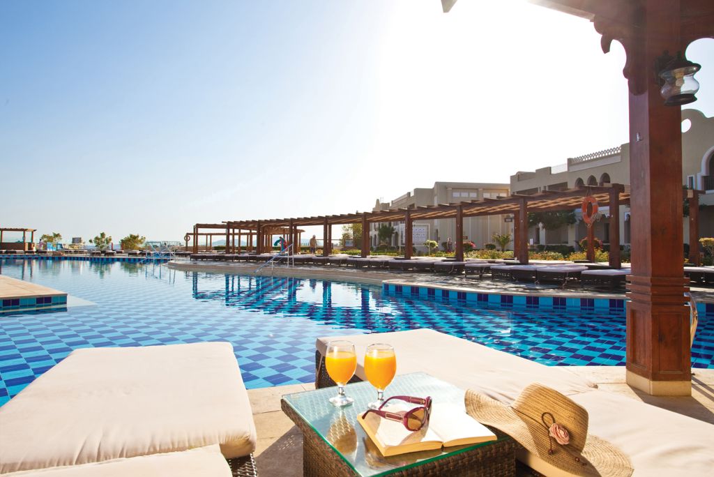 sunrise-arabian-beach-resort-grand-select