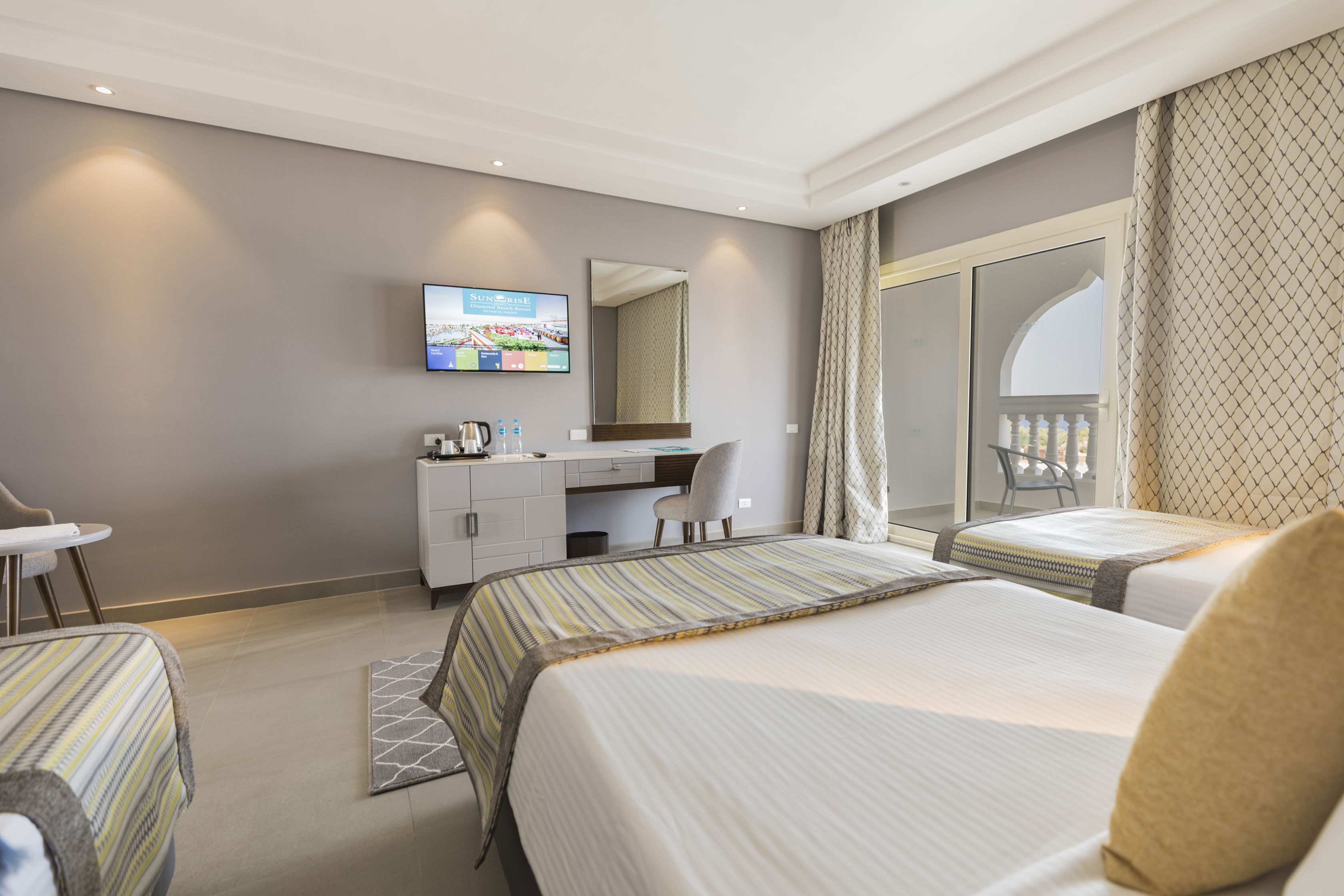 Sunrise Diamond Beach Resort Grand Select