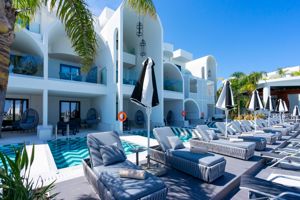 Woonvoorbeeld deluxe kamer prive zwembad