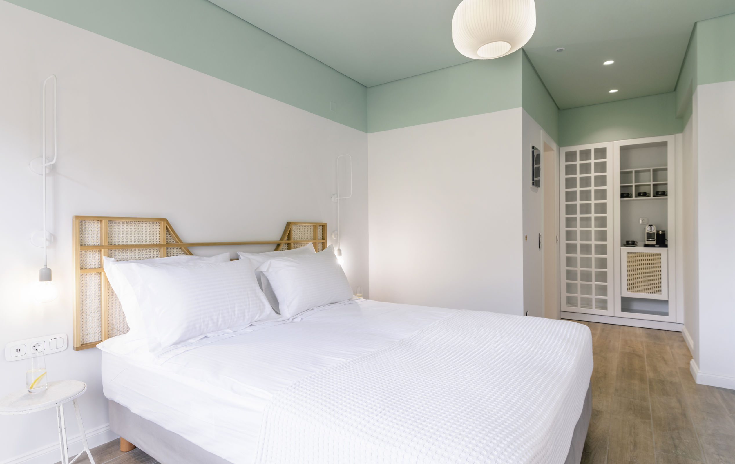 13 Keys Suites