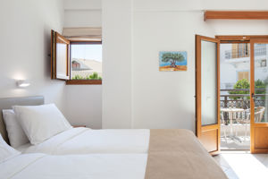 Rezi Hotel & Studios