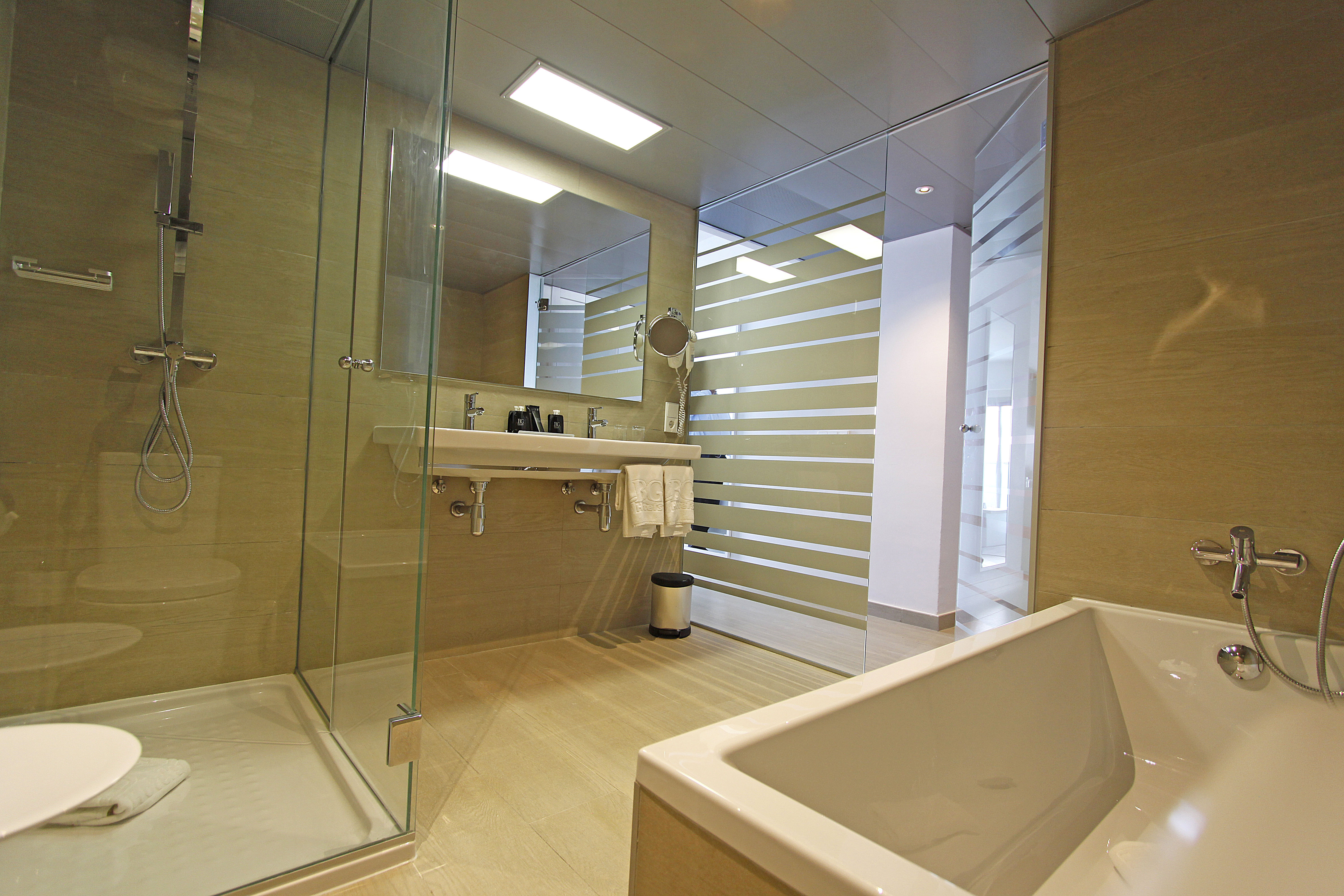 Tonga Tower Design Hotel