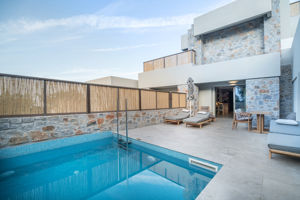 Woonvoorbeeld garden oasis suite met prive zwembad