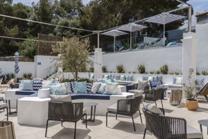 The Fancy bar (My Favorite Club)