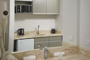 Woonvoorbeeld deluxe kamer met tuinzicht