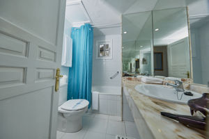 Woonvoorbeeld Junior suite land of tuin/zwembadzicht