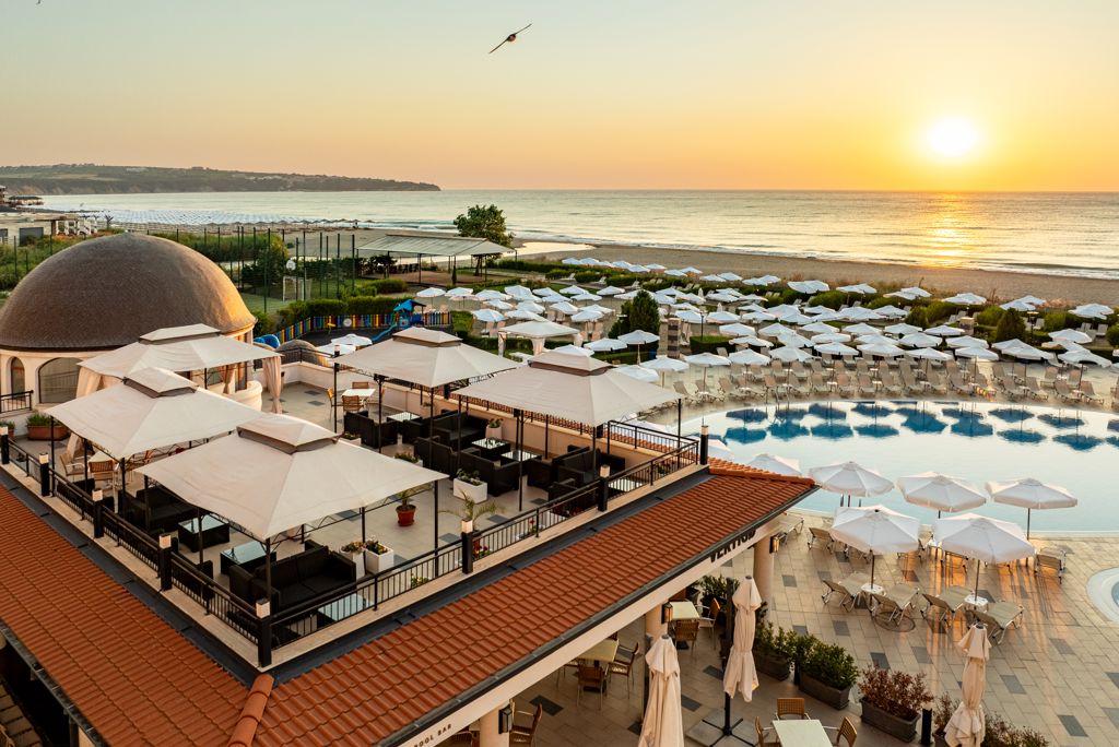 Alua Helios Bay