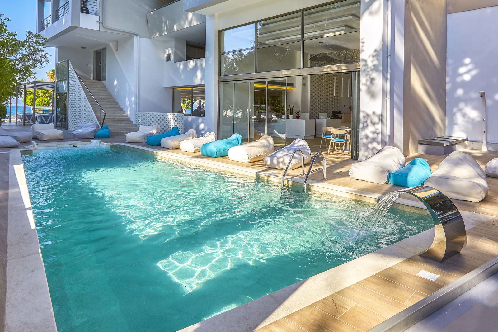 Hotel Triton