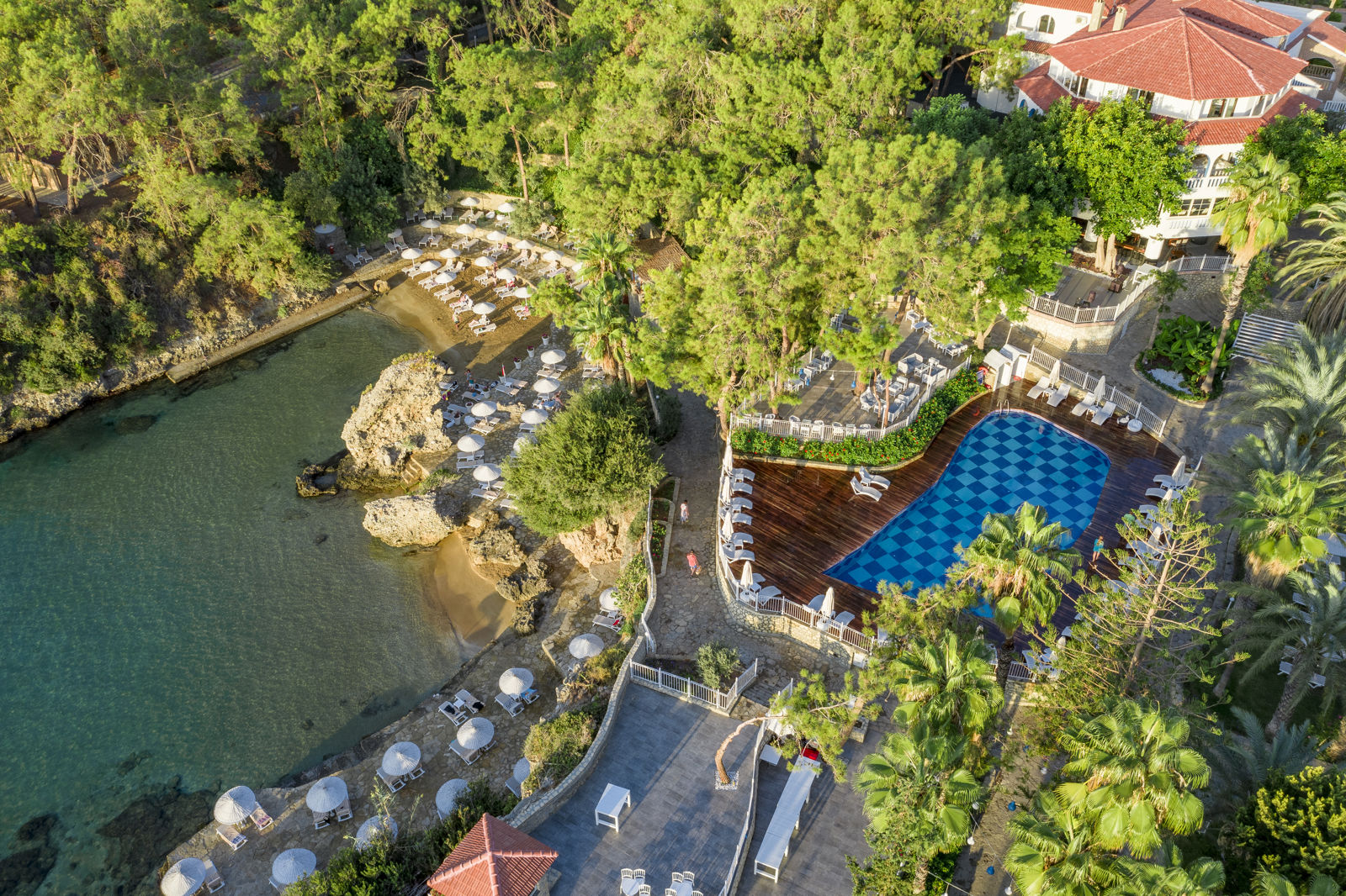 Utopia Beach Club slide 4