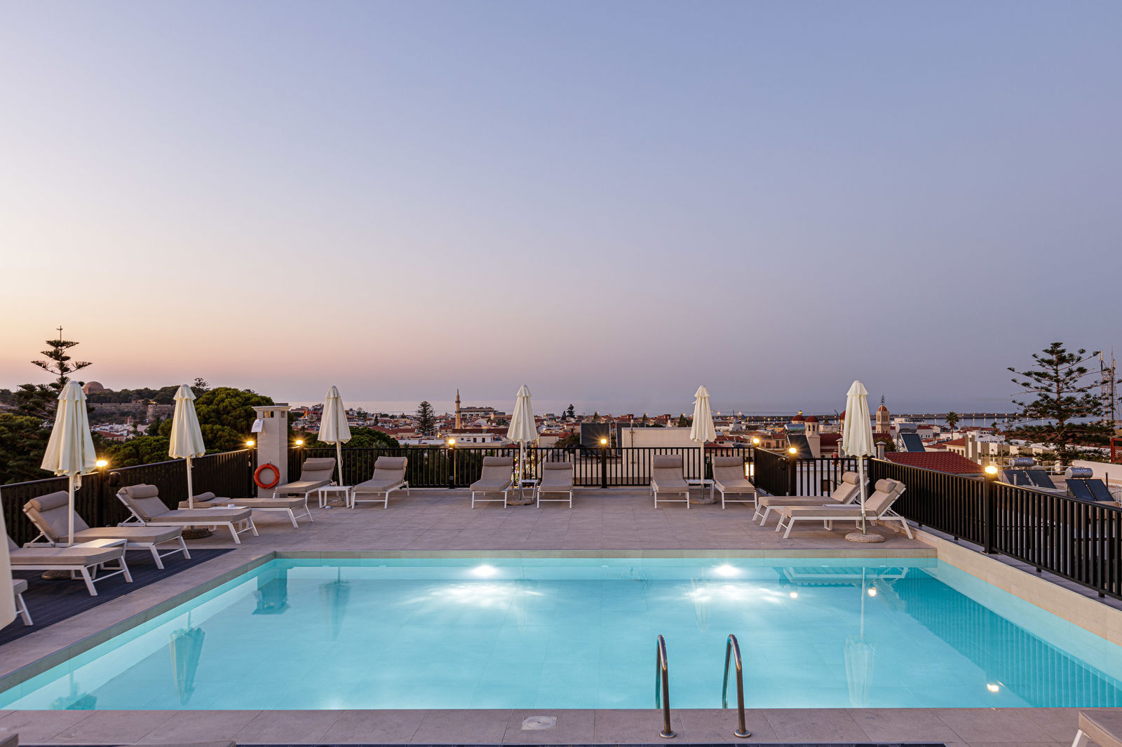 Jo - An Palace - hovedbillede