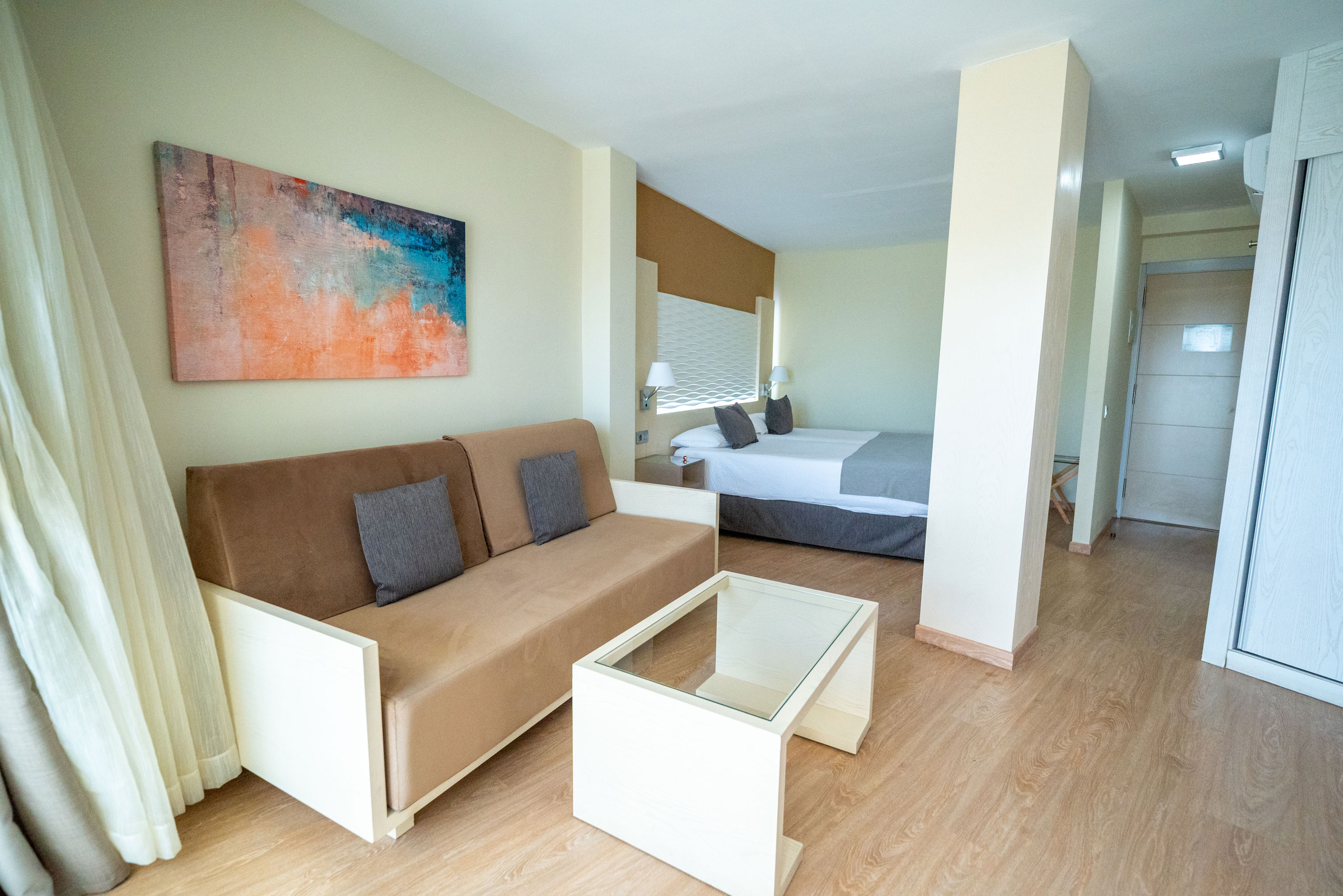 HL Suites Nardos