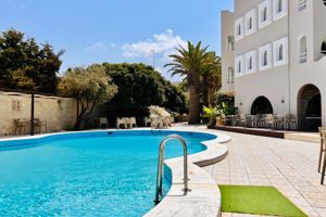 Karteros Hotel