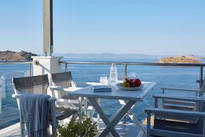 Eleia Seafront Villas