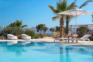 White Pearls Luxury Suites 