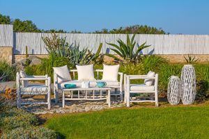 White Pearls Luxury Suites 