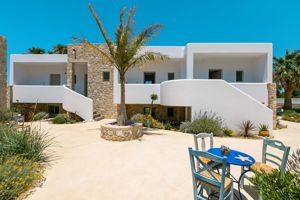 White Pearls Luxury Suites 