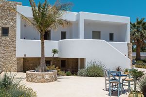 White Pearls Luxury Suites 