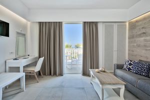 White Pearls Luxury Suites 