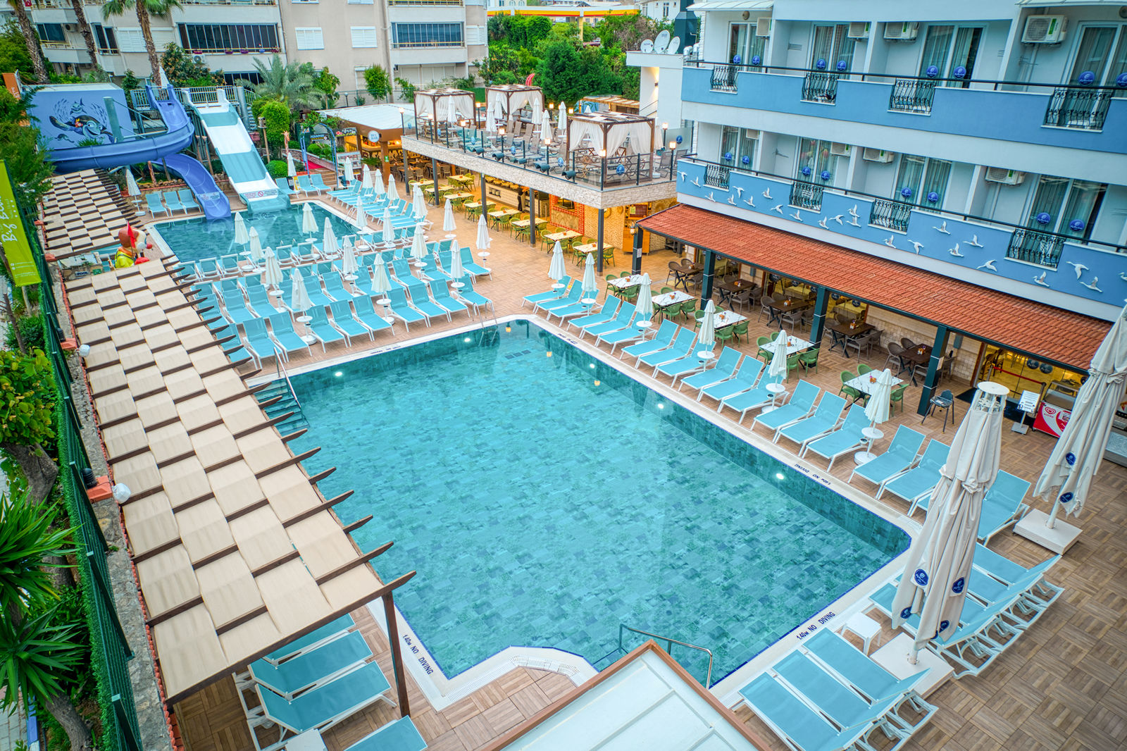 Club Big Blue Suite Hotel slide 1