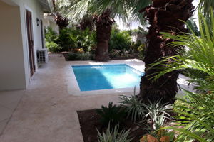 Woonvoorbeeld 3- of 4-kamervilla met privé zwembad