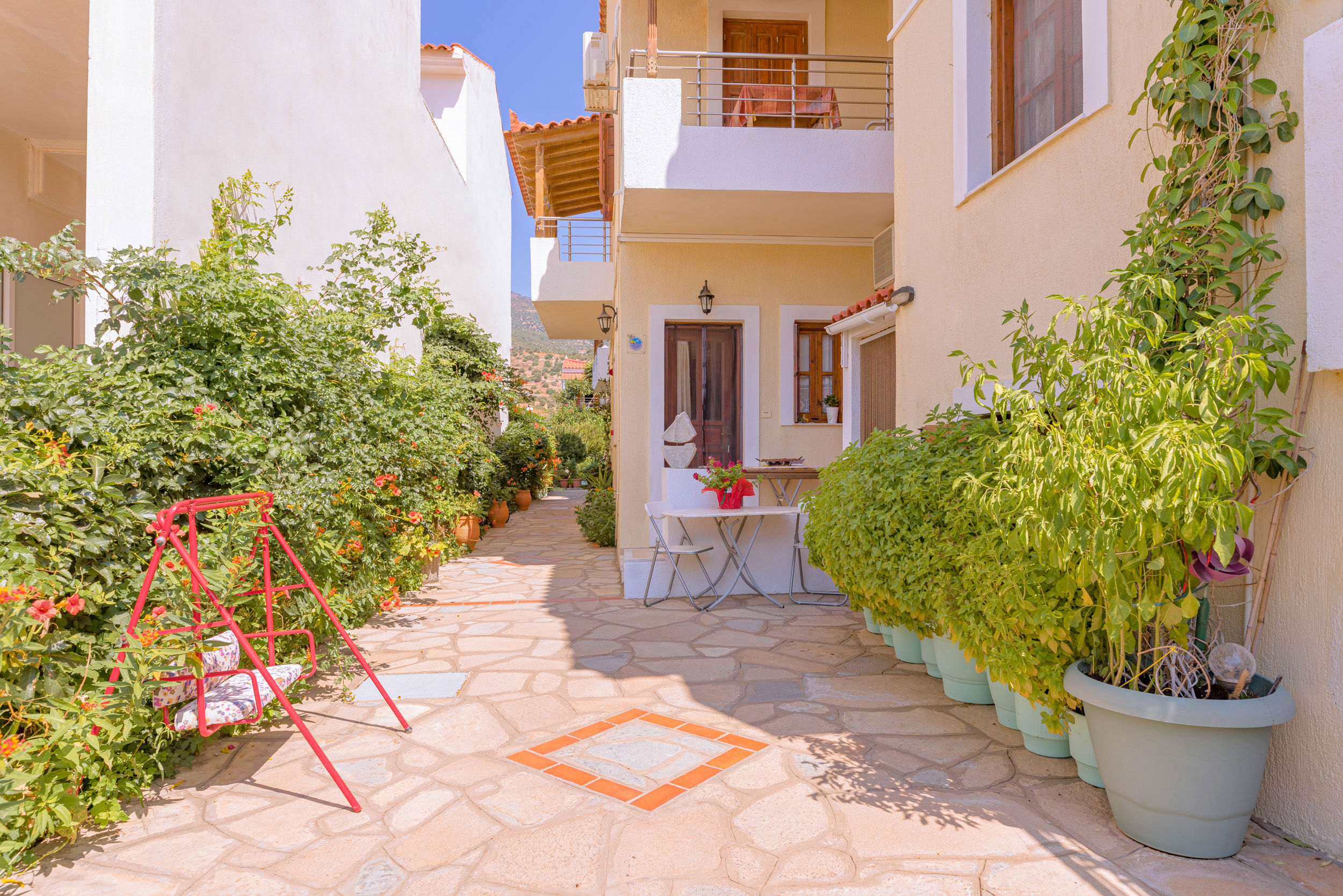 Maria Studios & Apartment