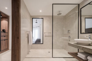 Woonvoorbeeld deluxekamer tuin- of zeezicht