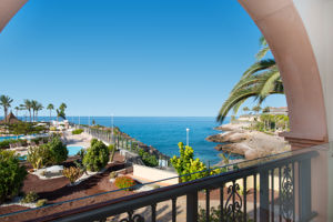 Woonvoorbeeld standaarkamer zeezicht (interconnecting)