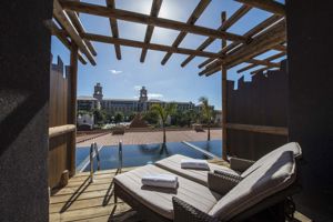 Woonvoorbeeld 2-persoonskamer Deluxe prive zwembad (UNIQUE)