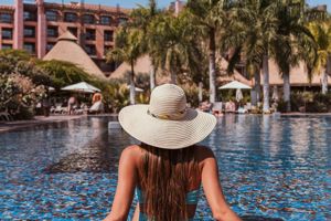 Ruinas y cascadaso zwembad