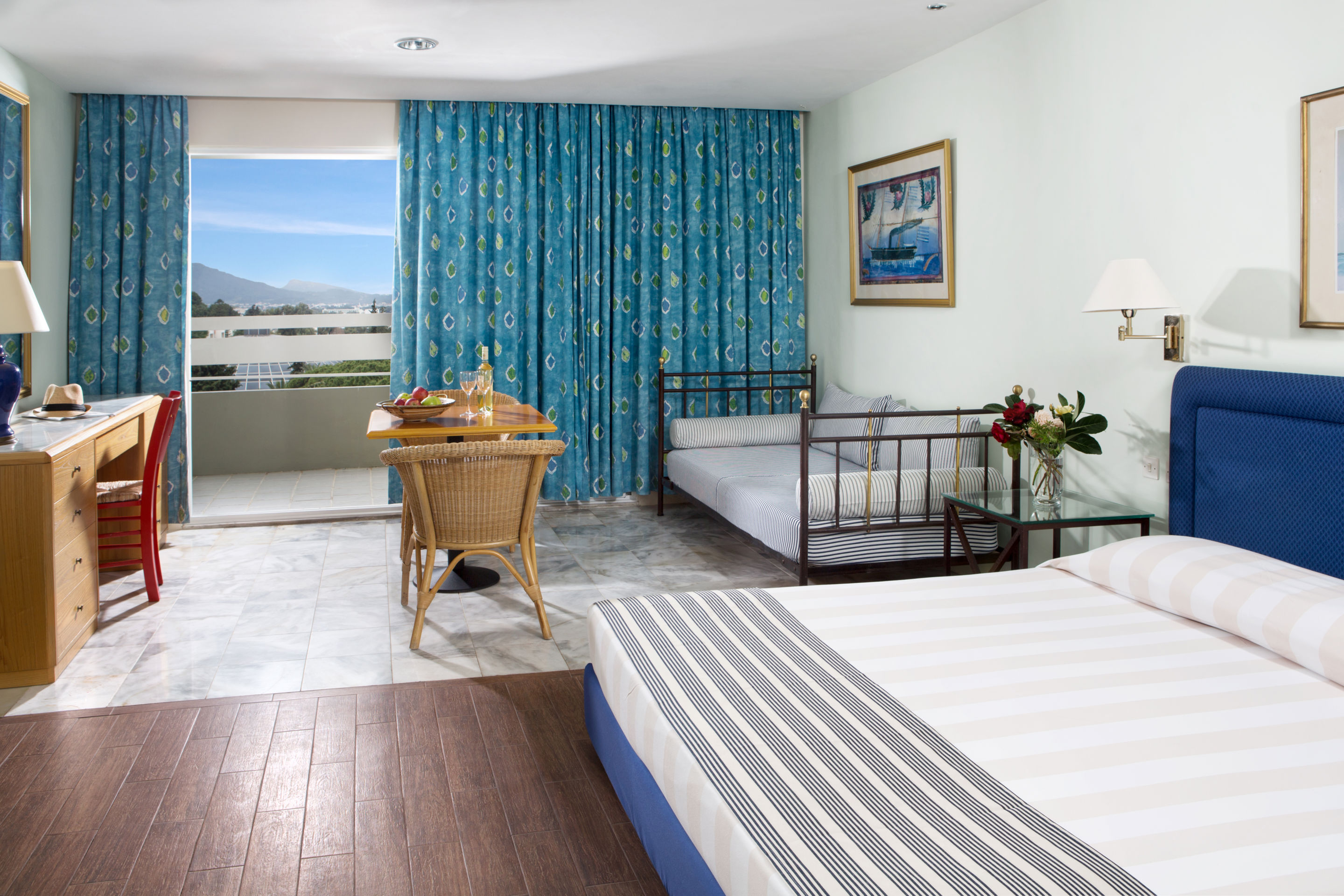 Fly & Go Dionysos Hotel