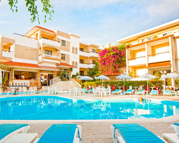 Fly & Go Kassandra Appartementen — 2