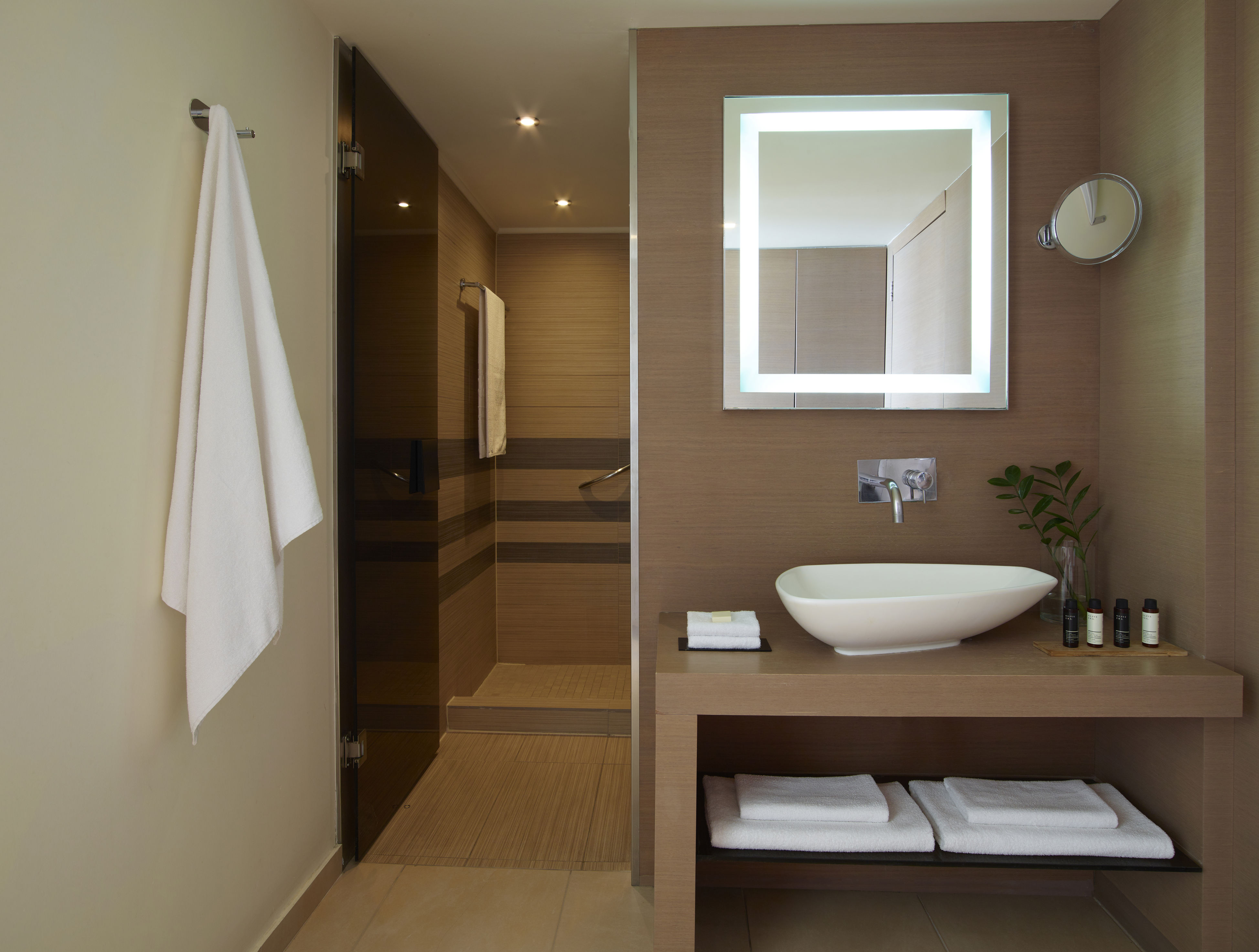 Fly & Go The Ixian Grand & All Suites
