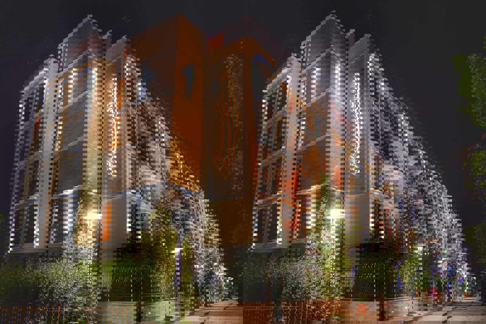 Harmony Suites Jungle slide 3